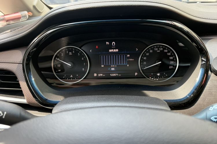 Used Buick GL8 2021 Land Cruiser Executive Class 652T Luxury Model Odometer Close Up