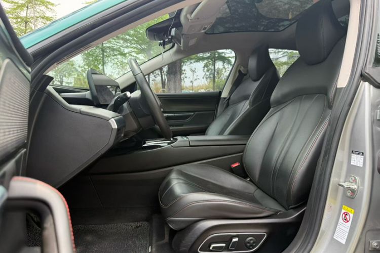 Used XPeng P7 2022 670N+ Interior 1