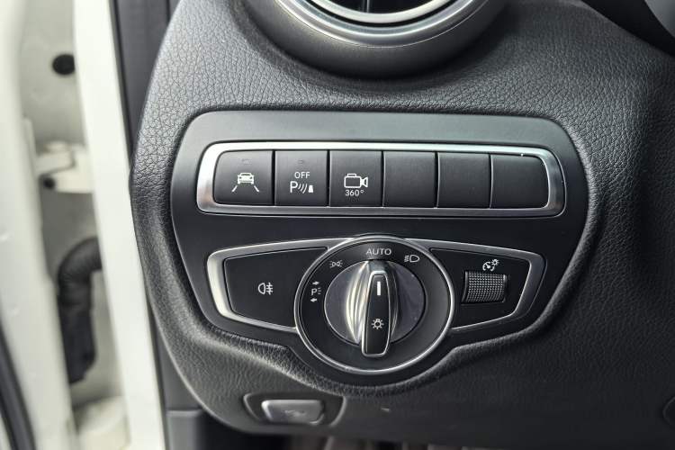 Used Mercedes-Benz GLC 2018 GLC 260 4MATIC Luxury Model