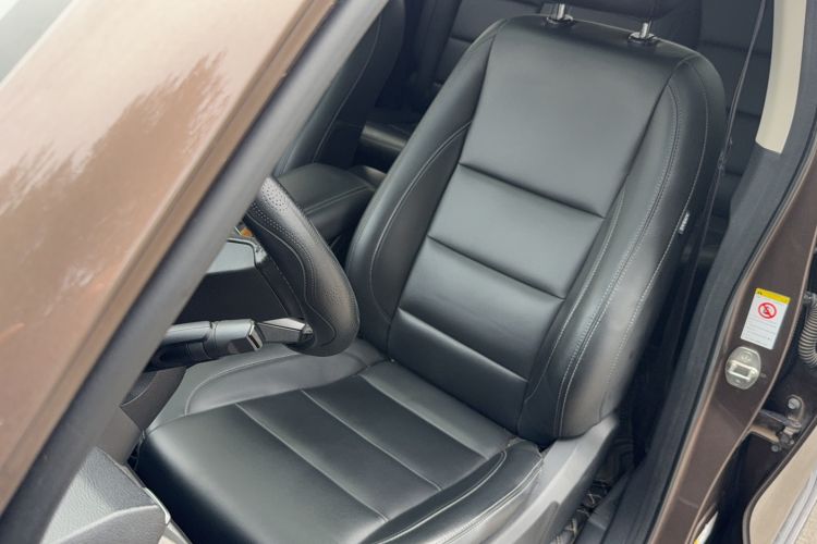 Used Great Wall Poer 2019 2.0T Commercial Version Manual Diesel Two-Wheel Drive Navigation Type Long Bed GW4D20M
