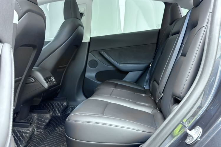 Used Tesla Model Y 2024 Rear-Wheel-Drive Version
