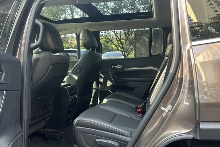 Used Jeep Commander 2018 2.0T Two-Wheel Drive Enjoy Edition China V