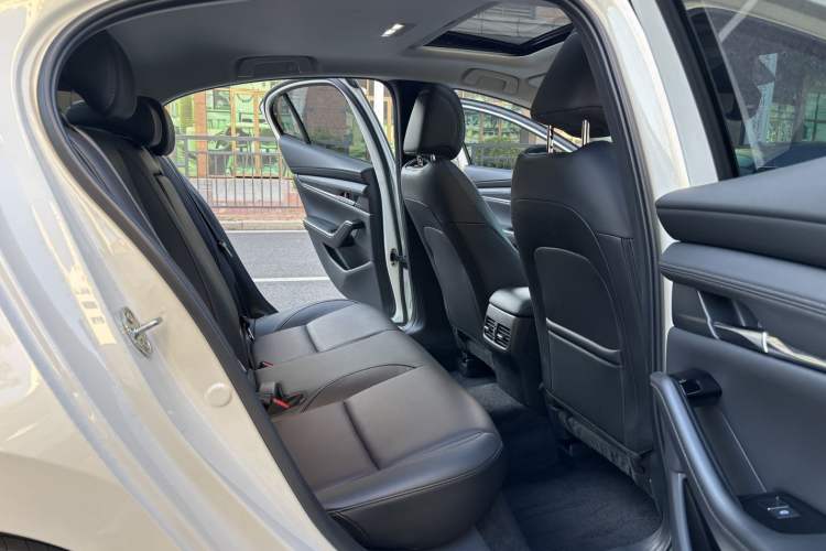 Used Mazda Mazda 3 Axela 2023 2.0L Automatic Zhiyao Edition
