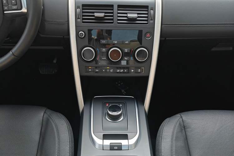 Used Land Rover Discovery Sport 2017 2.0T SE
