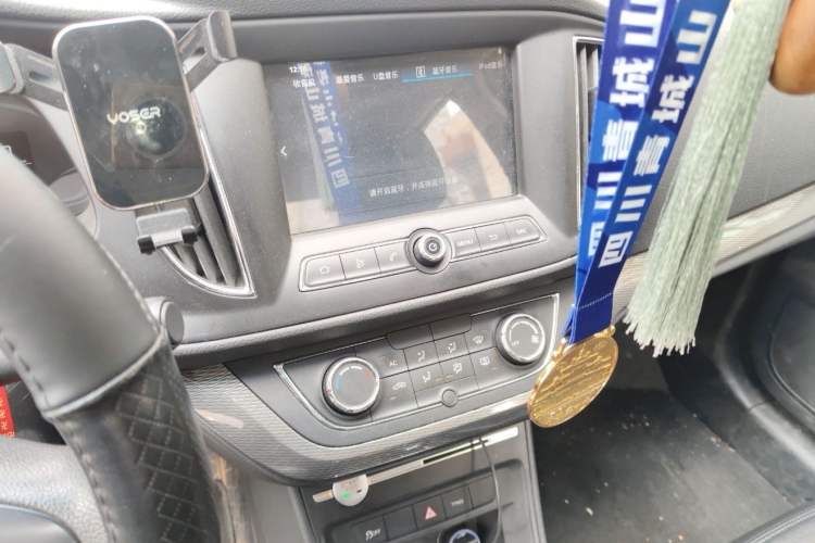 Used Roewe 360 2017 1.5L Automatic Luxury Edition Interior 3