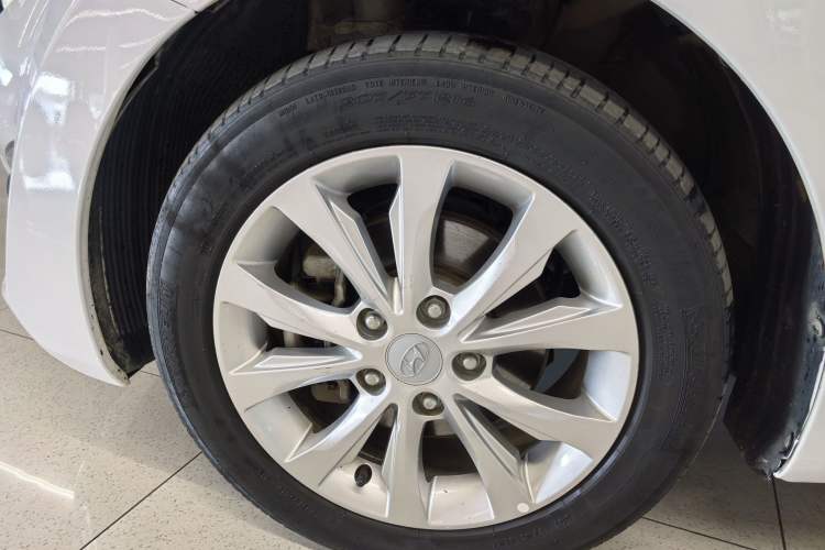 Used Hyundai Elantra (5th Generation / Langdong) 2016 1.6L Automatic Prestige Model Exterior 4