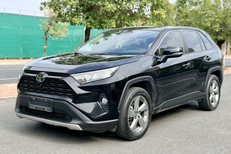 Used Toyota RAV4 2021 2.0L CVT Two-Wheel Drive Fashion PLUS Edition