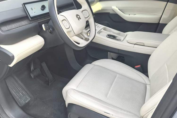 Used Nio ES6 2024 75 kWh
