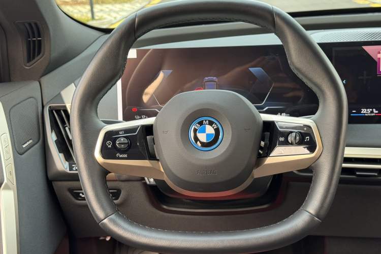 Used BMW iX 2023 xDrive40
