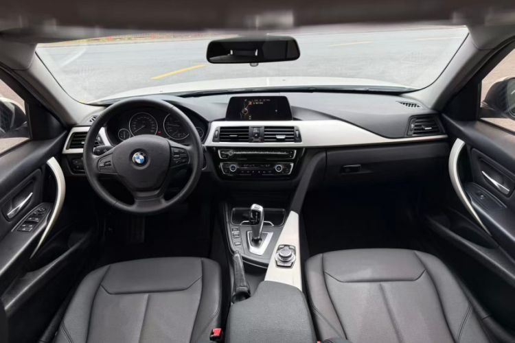 Used BMW 3 Series 2016 320i Fashion Model
