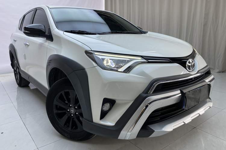 Used Toyota RAV4 2019 2.0L CVT Two-Wheel Drive Fashion X Limited Edition China VI Standard Exterior 2