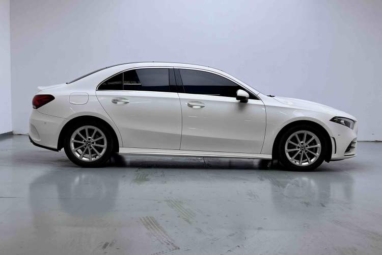 Used Mercedes-Benz A-Class 2020 Restyled A 200 L Sport Sedan Dynamic Version Exterior 5