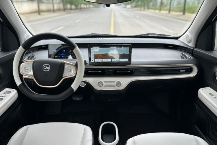 Used Chery QQ Domi 2025 Model 305km Comfort Edition Interior 5