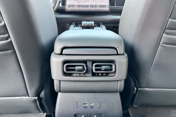 Used Formula Leopard Leopard 5 2023 Navigator Edition