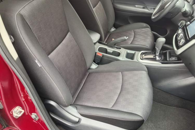 Used Nissan Tiida 2016 1.6L CVT Cool Dynamic Edition Exterior 4