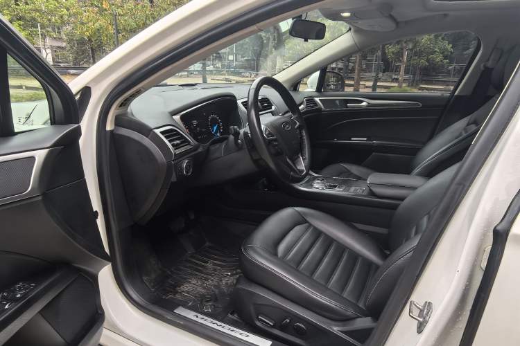 Used Ford Mondeo 2018 EcoBoost 180 Smart Control Fashion Model China VI Standard