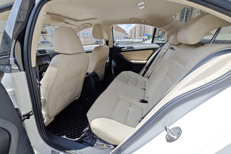 Used Volkswagen Sagitar 2014 1.4TSI Automatic Luxury Model