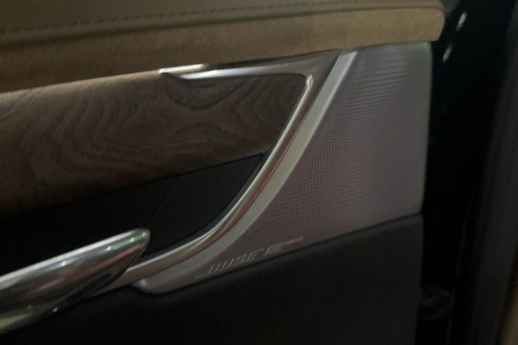 Used Cadillac XT5 2022 2.0T Four-Wheel Drive Platinum Edition Interior 4