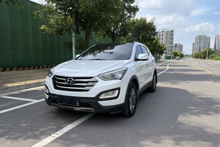Used Hyundai Santa Fe 2015 2.0T Automatic Two-Wheel Drive Smart Version 5 Seats