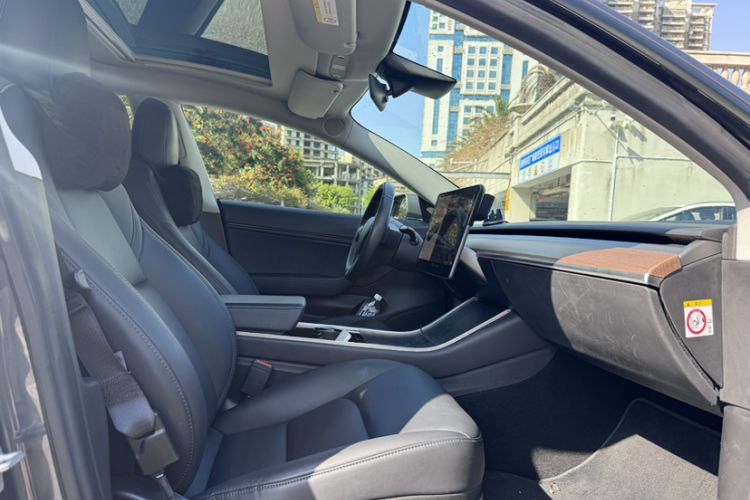 Used Tesla Model 3 2019 Long-Range Rear-Wheel-Drive Version