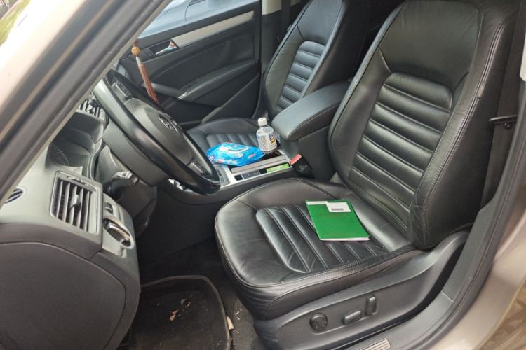 Used Volkswagen Passat 2014 1.8TSI DSG Prestige Edition Interior 2