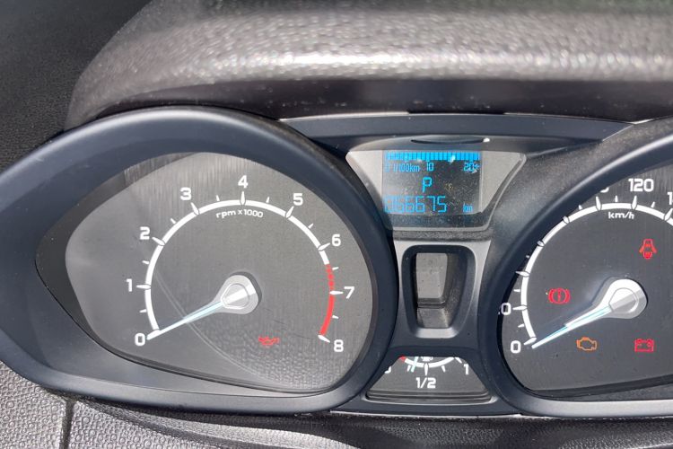 Used Ford EcoSport 2013 1.5L Automatic Fashion Model