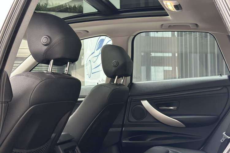 Used BMW 3 Series GT 2014 320i Leading Model