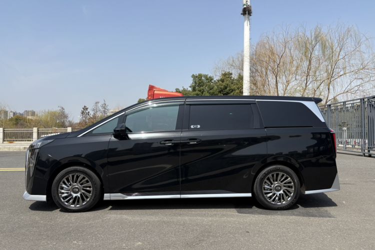 Used GAC Trumpchi M8 2023 Zongshi Series Dual-Motor YuZun Edition Exterior 5