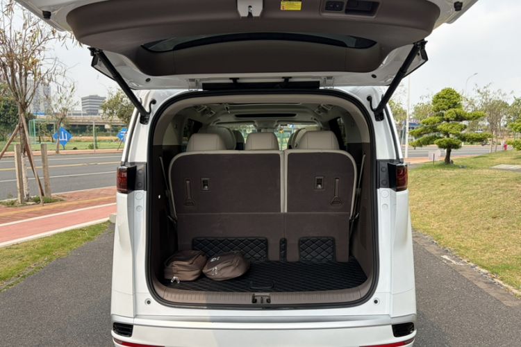 Used Denza D9 2022 DM-i 970 Four-Wheel Drive Prestige Model
