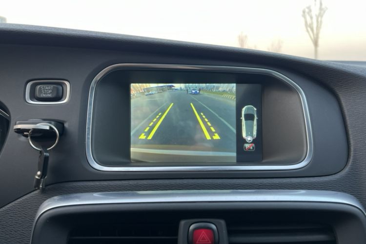 Used Volvo V40 2016 T3 Smart Luxury Edition
