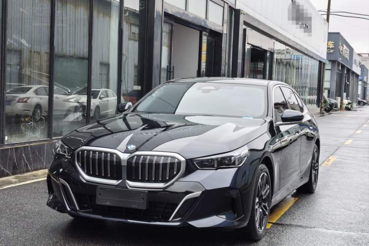 Used BMW 5 Series 2025 525Li M Sport Package