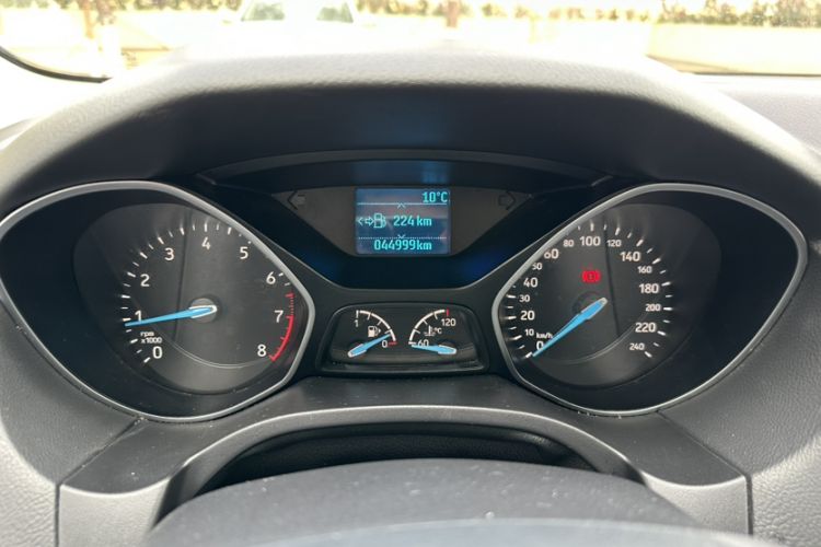 Used Ford Focus 2015 Hatchback EcoBoost 125 Manual – Ultra-Style Edition
