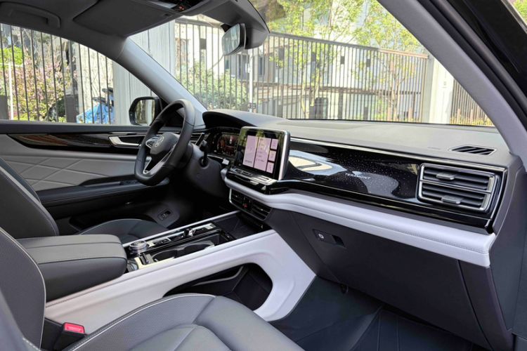 Used Volkswagen Teramont 2024 380TSI All-Wheel Drive Longyao Edition Interior 2