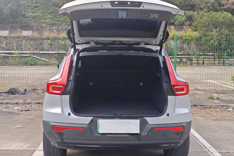 Used Volvo XC40 New Energy 2021 P8 Pure Electric All-Wheel Drive Smart Luxury Sport Edition
