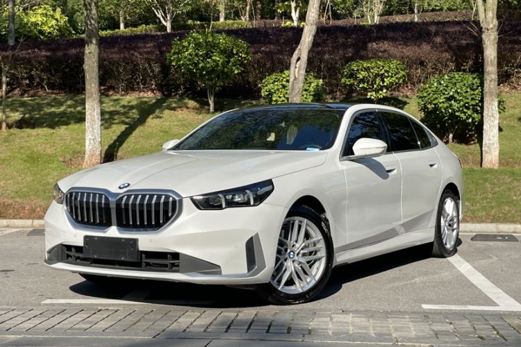 Used BMW 5 Series 2025 525Li Luxury Package