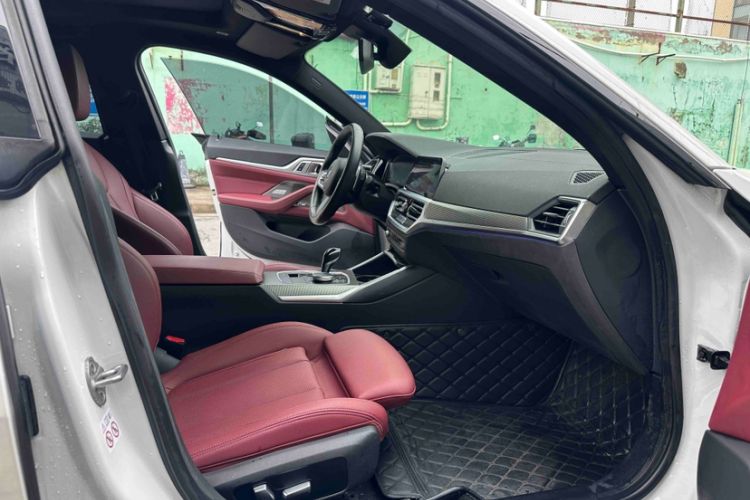 Used BMW 4 Series 2022 425i Gran Coupe M Sport Night Edition Right Front Seat