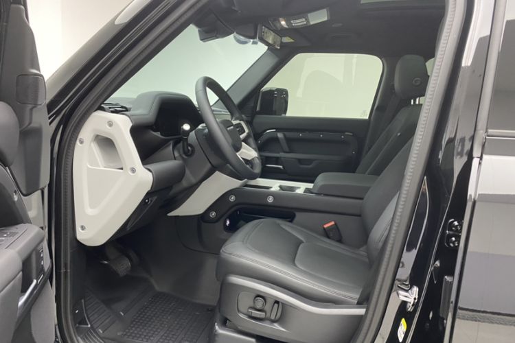 Used Land Rover Defender 2025 110 3.0T P400 X-Dynamic SE