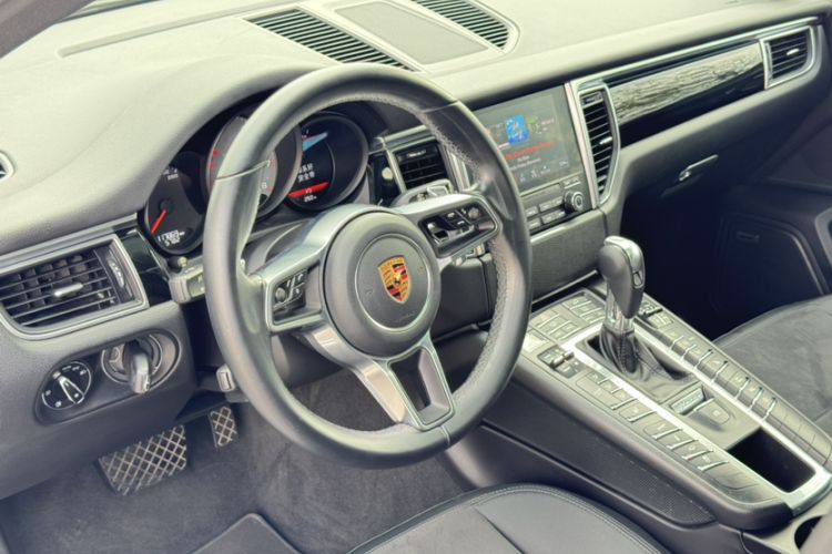 Used Porsche Macan 2017 Macan S 3.0T Interior 2