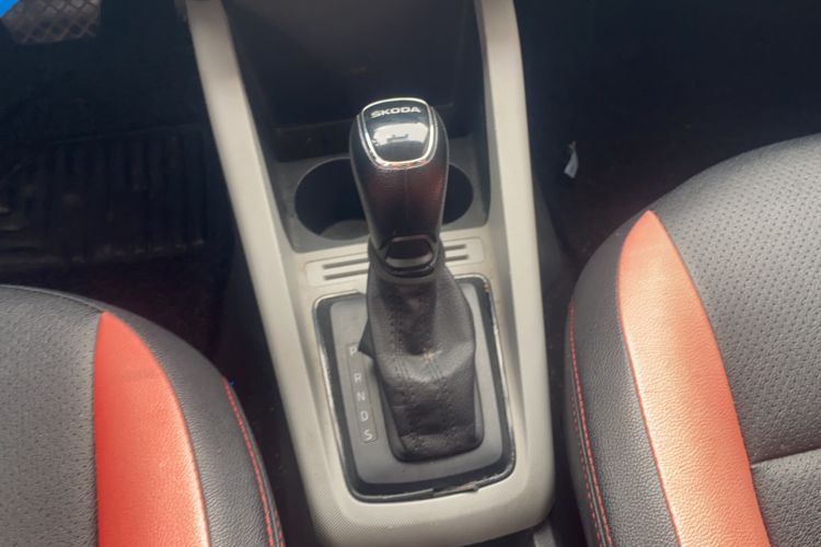 Used Skoda Fabia 2017 1.4L Automatic Car Enjoy Edition Gear Lever