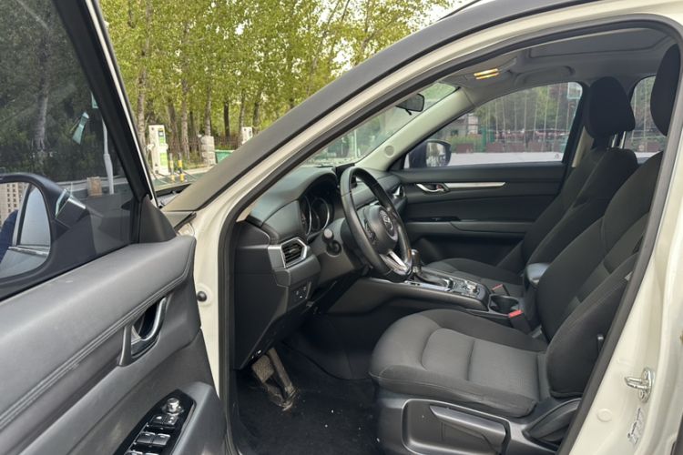 Used Mazda CX-5 2017 2.0L Automatic 2WD ZhiShang Trim China V Standard
