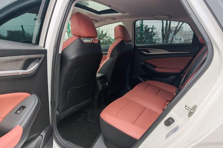 Used Changan Eado 2025 PLUS 1.4T Dual-Clutch High-Energy Version
