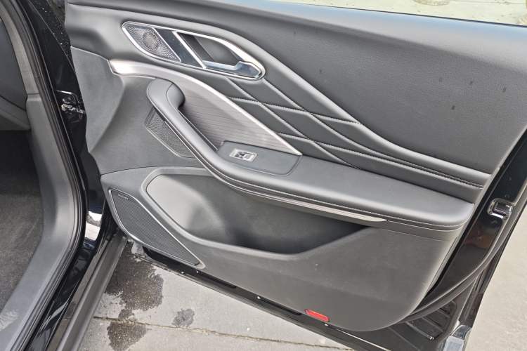 Used Hongqi HS7 PHEV 2024 2.0T PHEV Four-Wheel Drive Flagship Edition 6 Seats
