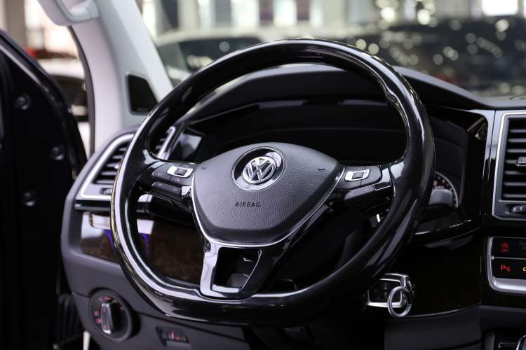 Used Volkswagen Multivan 2019 2.0 TSI 4x4 Prestige Edition 7-Seater
