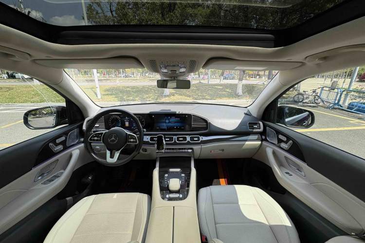 Used Mercedes-Benz GLE 2020 Restyled GLE 350 4MATIC Fashion Edition Interior 2