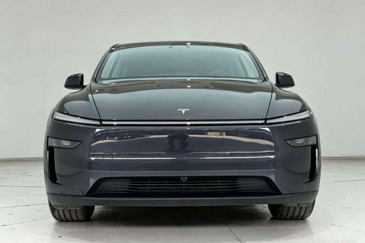 Used Tesla Model Y 2025 Rear-Wheel-Drive Version Exterior 3