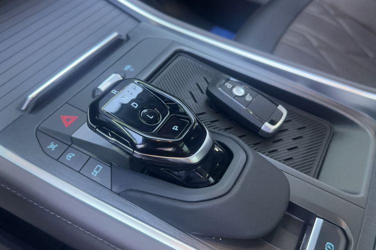 Used Ford Edge 2025 Ford Explorer L 2.0T EcoBoost Four-Wheel Drive 7-Seater Supreme Model Gear Lever