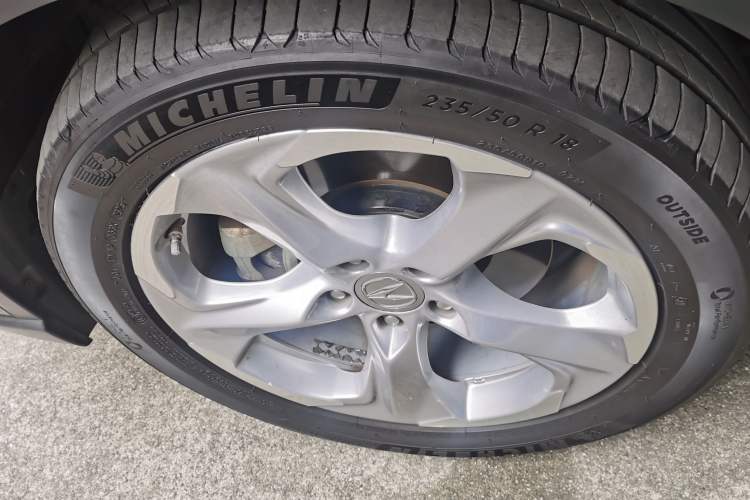 Used Acura CDX 2016 1.5T Two-Wheel Drive Deluxe Edition