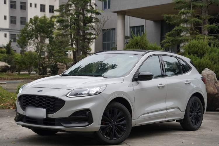 Used Ford Escape 2023 EcoBoost 245 Four-Wheel Drive ST-LINE Pro Trim