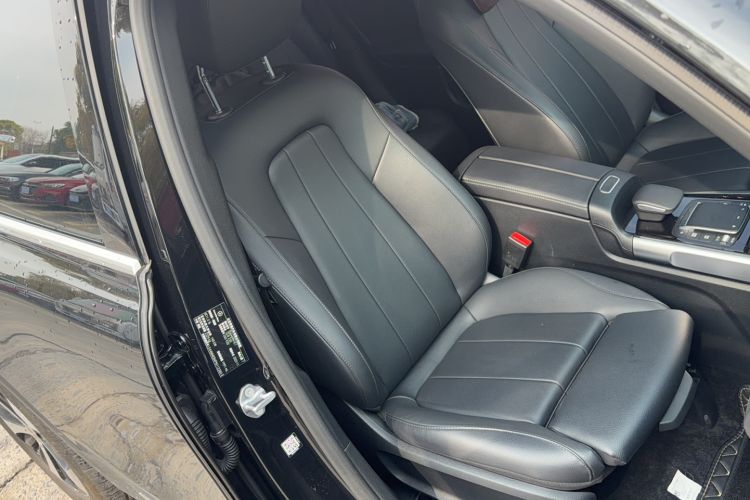 Used Mercedes-Benz GLB 2023 GLB 220 Fashion Model Right Front Seat