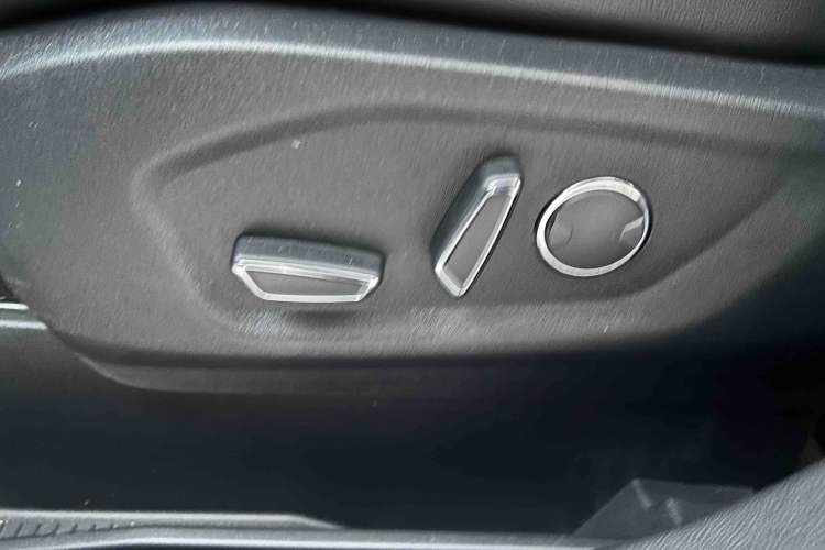 Used Ford Edge 2018 EcoBoost 245 Four-Wheel Drive Titanium 7-Seater